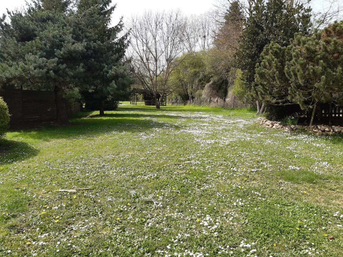 Au Charme De L'Eure Bed & Breakfast Villiers-le-Morhier Exterior photo